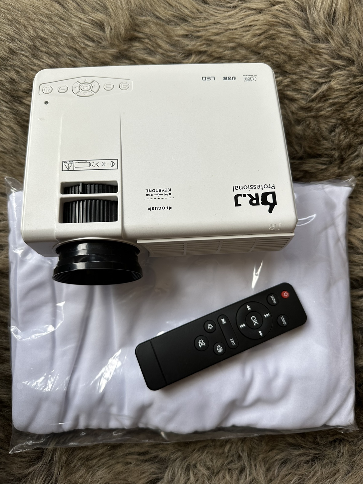 Mini projector with brand new screen and accessories