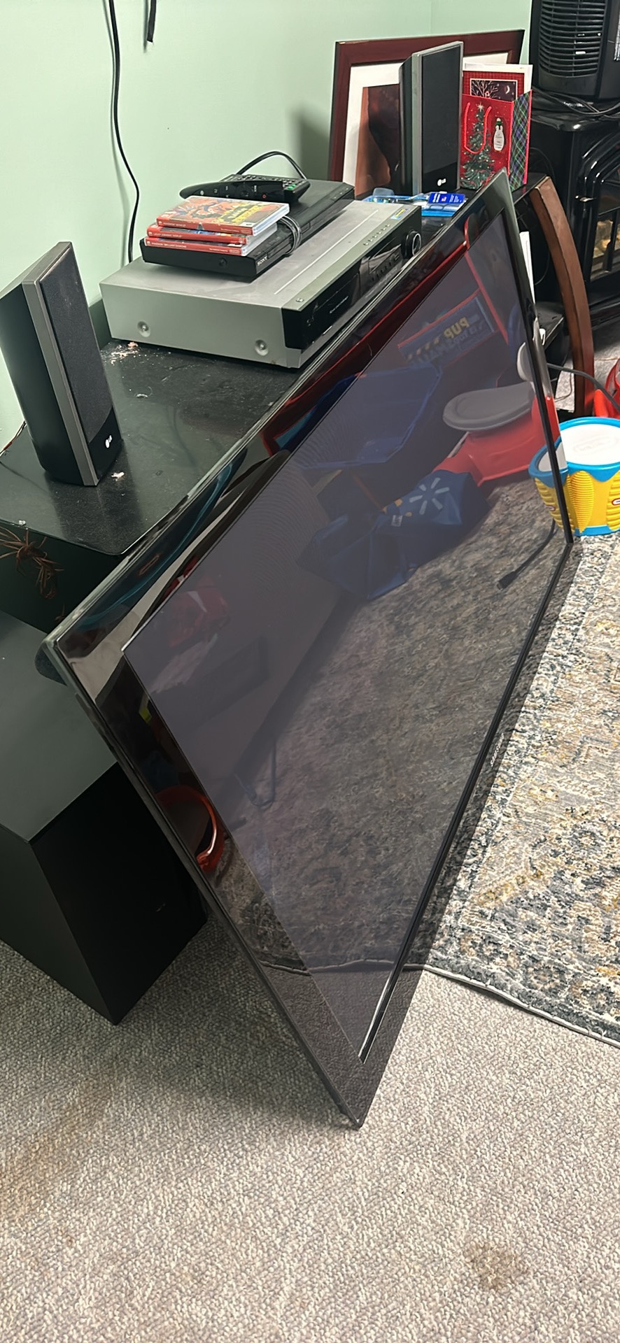 Samsung 50” TV with wall mount - photo 2