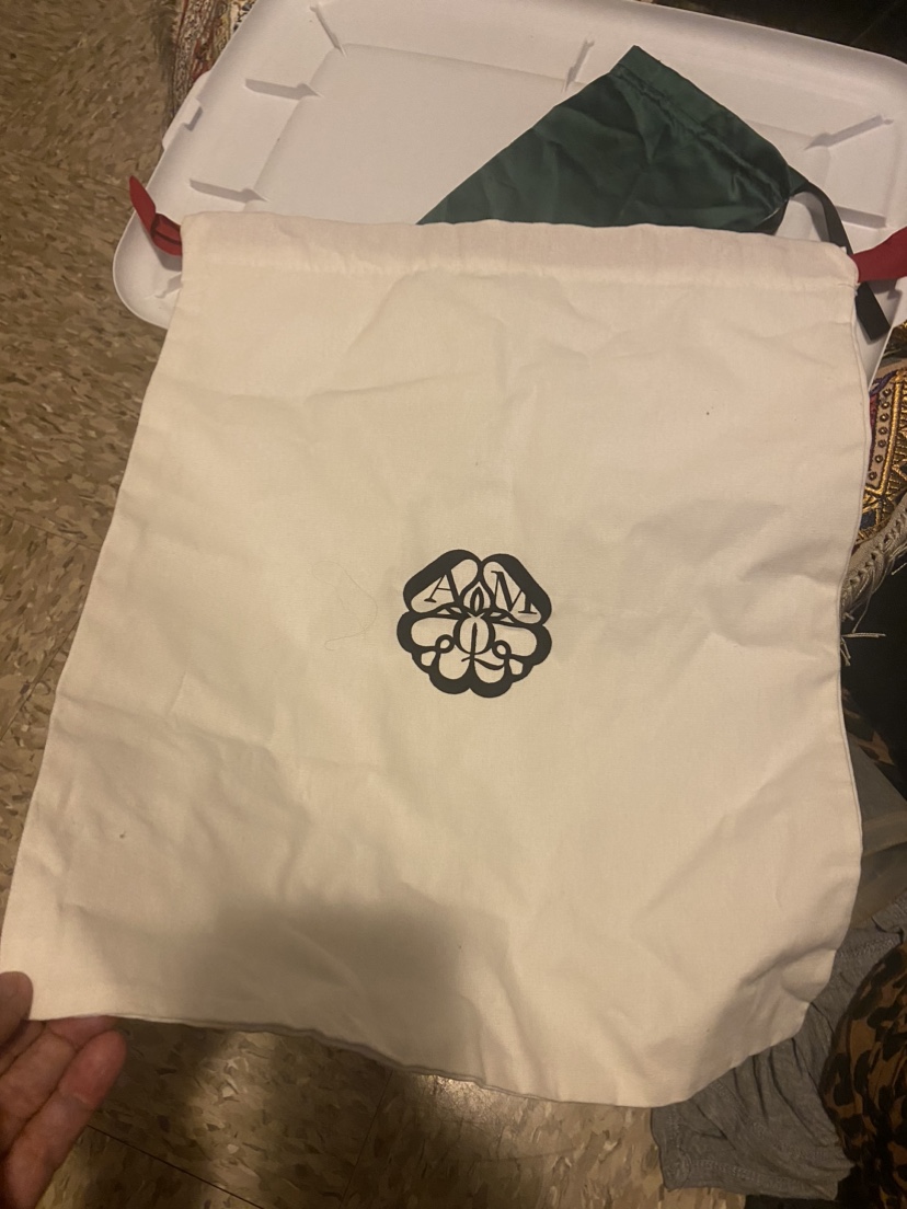 Alexander McQueen Auth dust bag for purse image indicator(2)