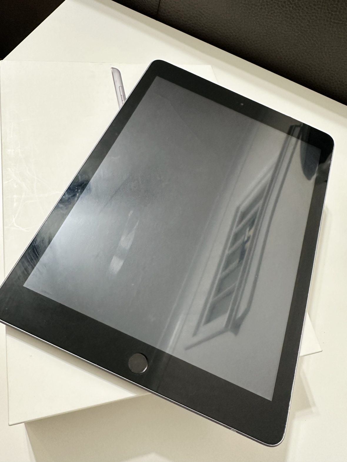 iPad 6 gen like new - photo 4