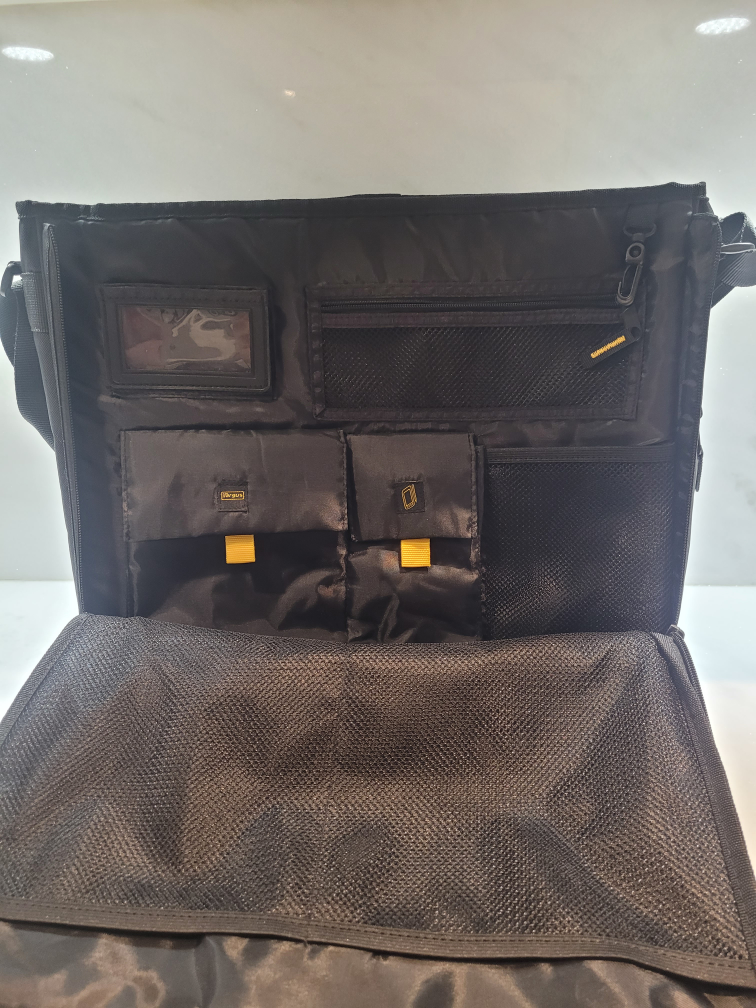 Targus Laptop Messenger Bag image indicator(2)