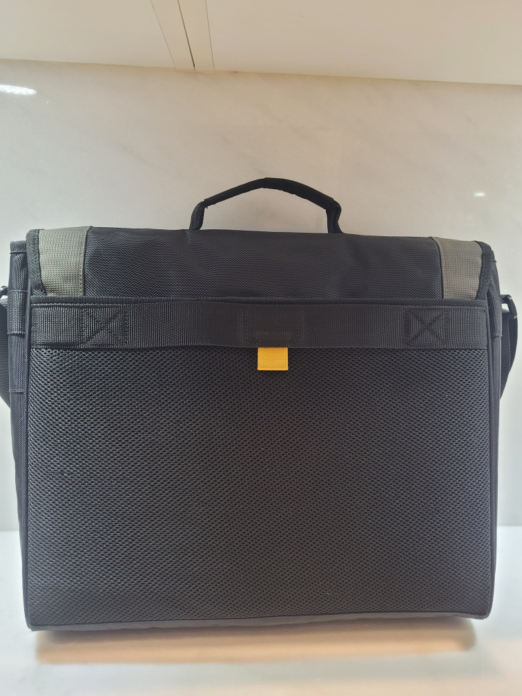 Targus Laptop Messenger Bag image indicator(3)