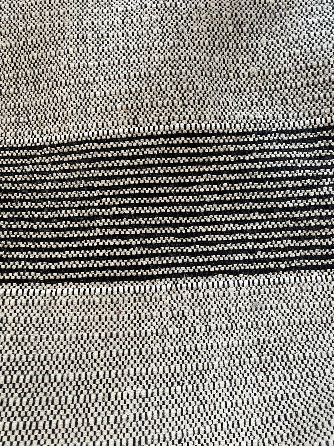 Black and white rug 8.5 x 12 feet - photo 5