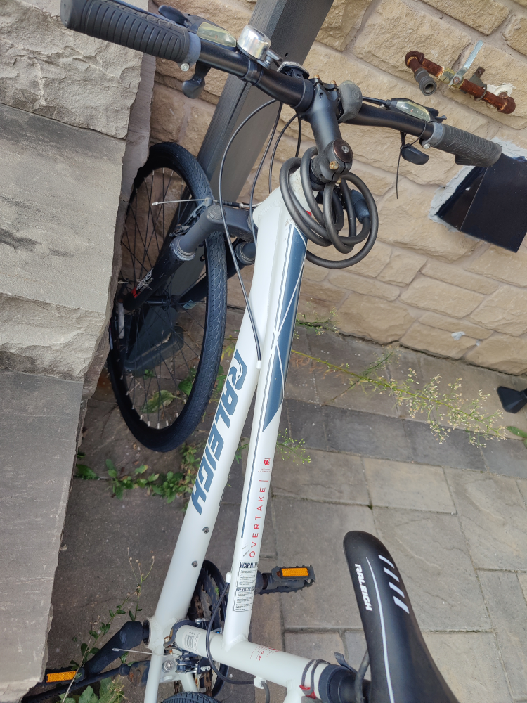 Raleigh Overtake Hybrid Bike - MOVE OUT SALE