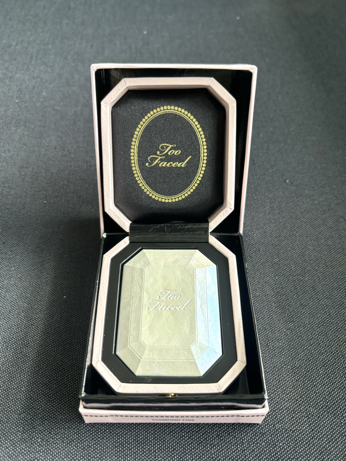 Too Faced Diamond Fire Highlighter Makeup image indicator(2)