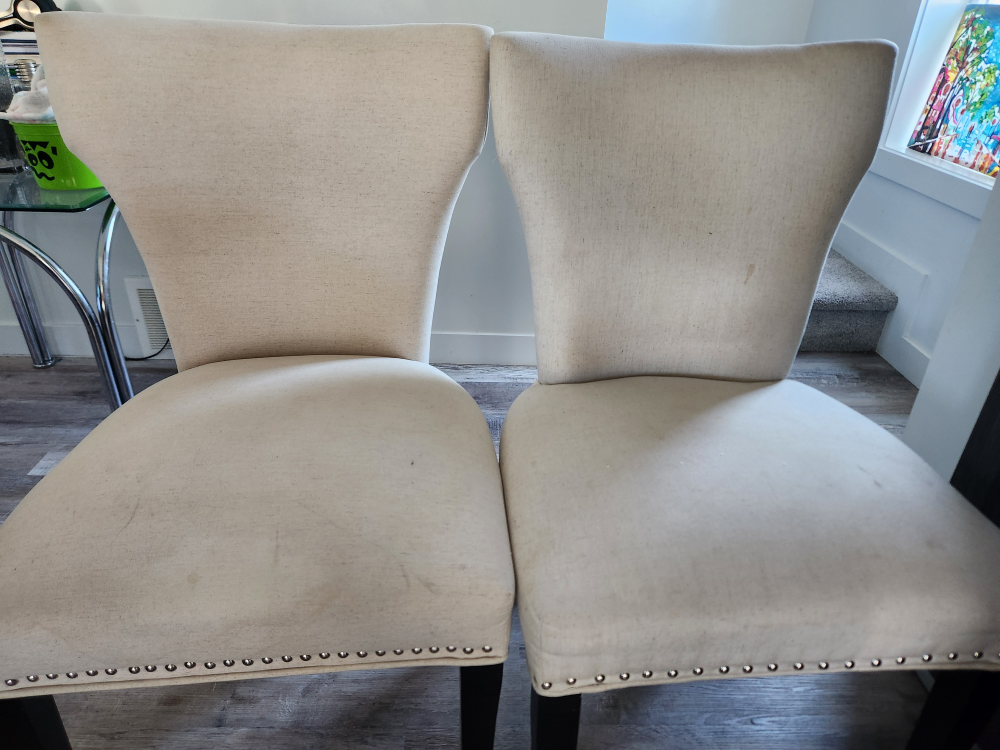 Set of 2 Accent Chairs