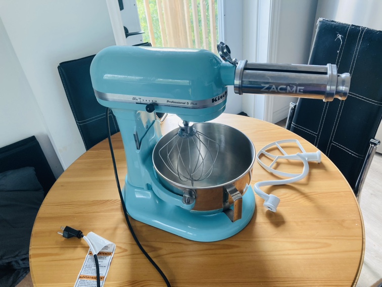 5Q KitchenAid Stand Mixer with Dough (Pasta) Roller Attachment