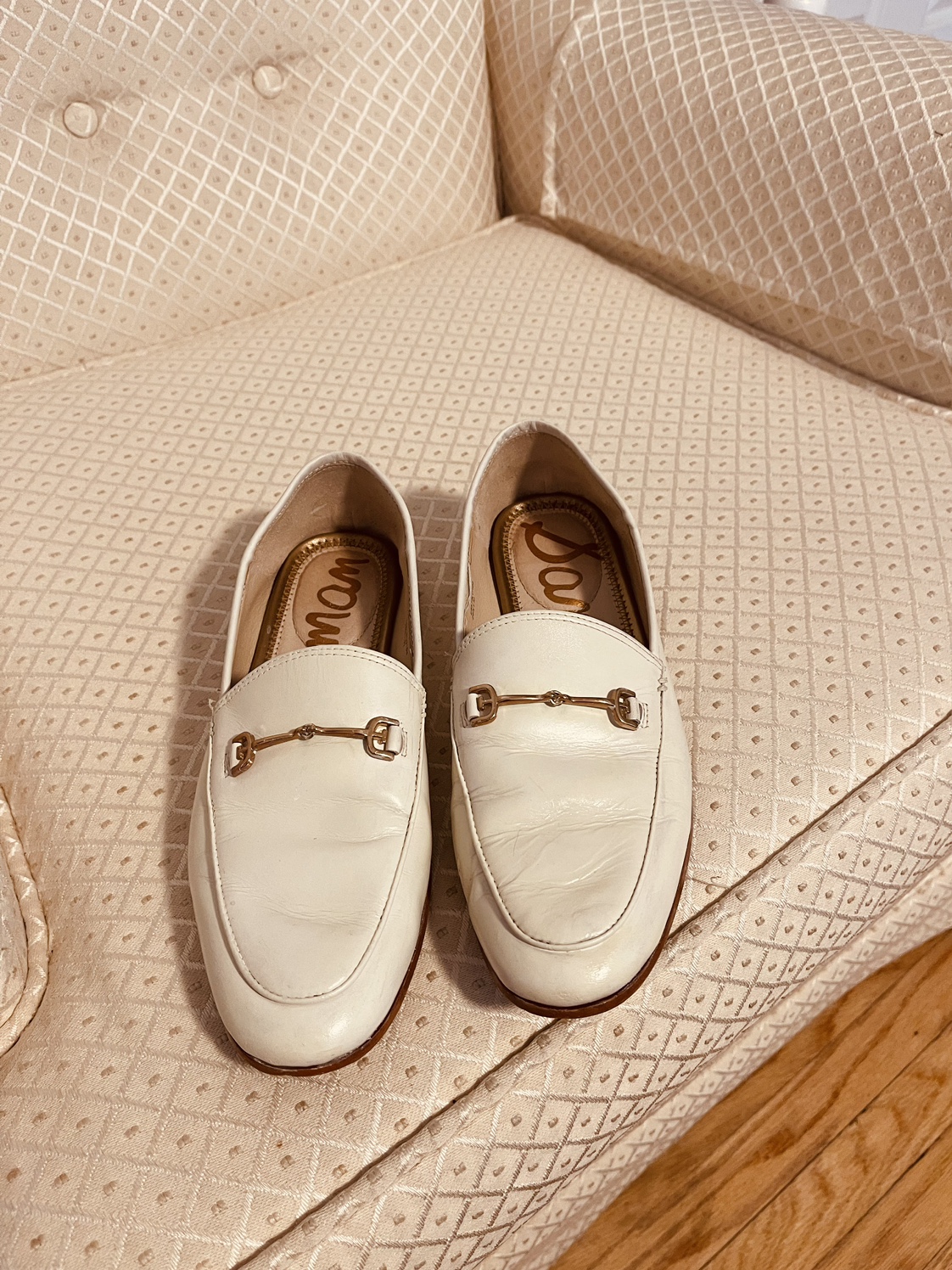 Cream color shoes thumbnail