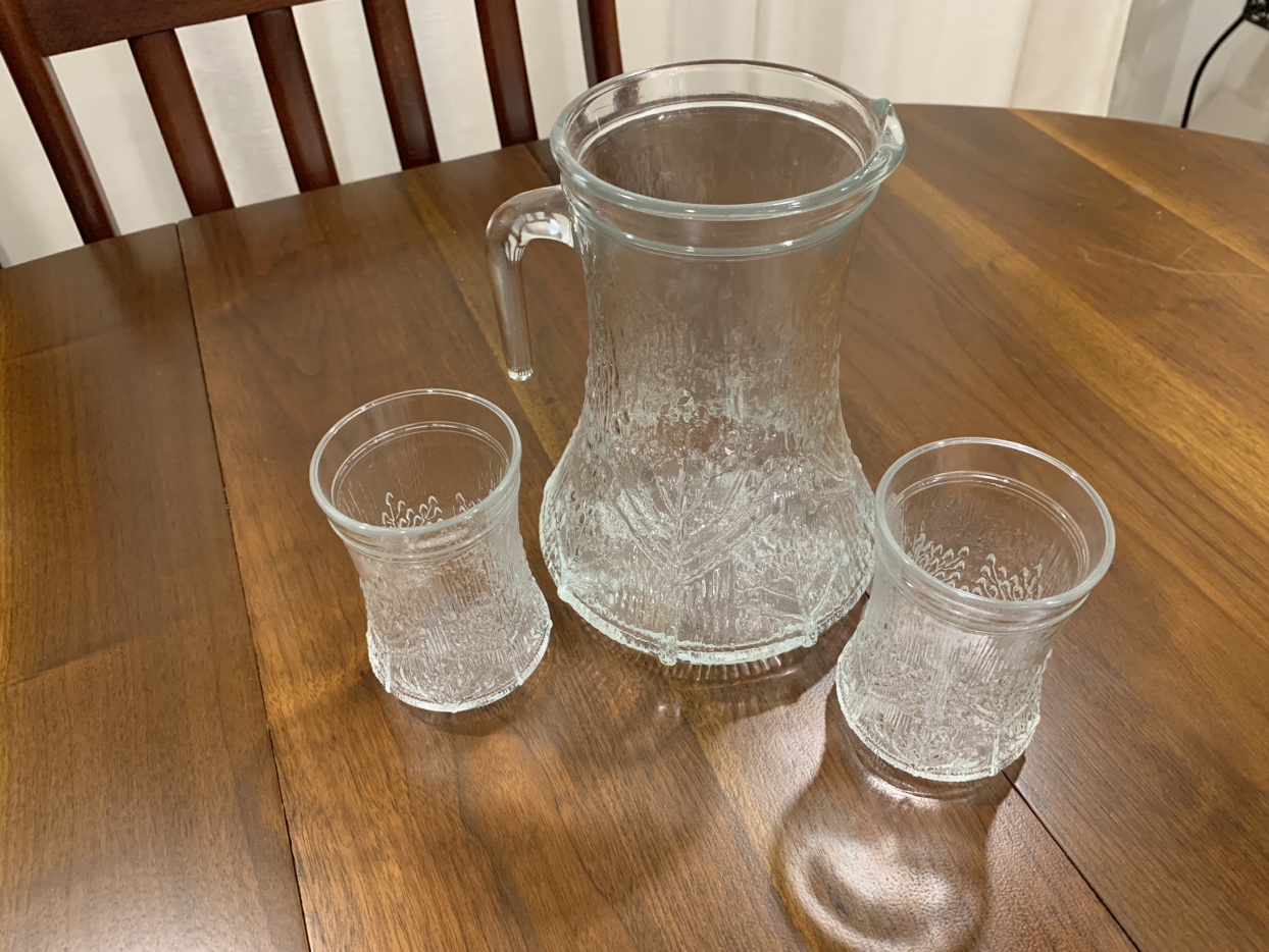 Lasisepat Cow Parsley 6 Cup Crystal Pitcher and Two Glasses image indicator(9)