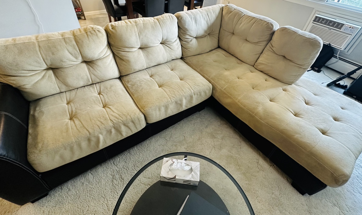 Couch - photo 2