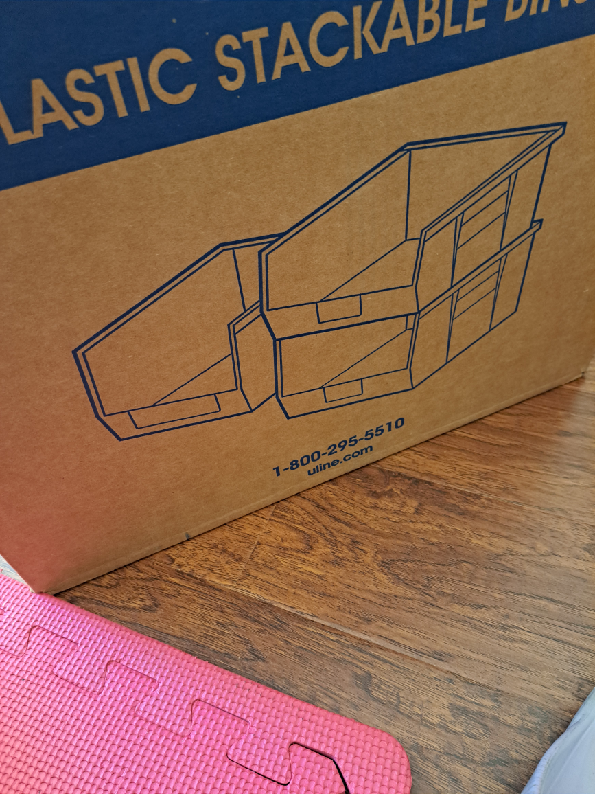 plastic bins - photo 2