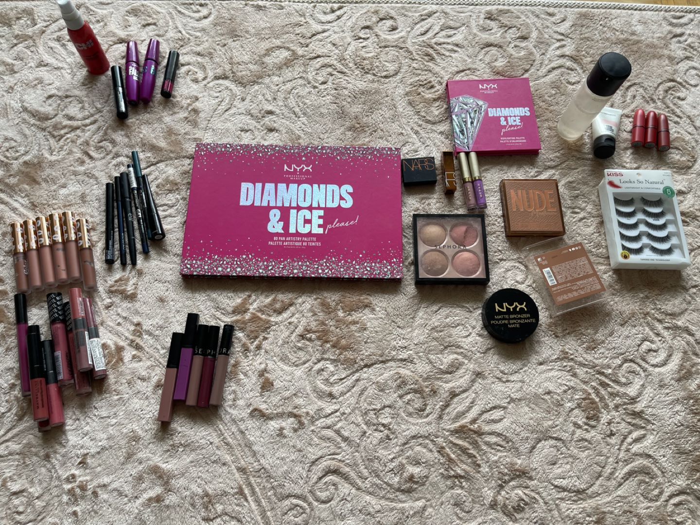Bunch of makeup - photo 2