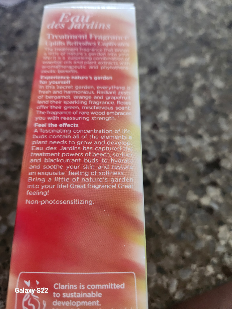 Clarins Eau des Jardins Treatment Fragrance image indicator(3)