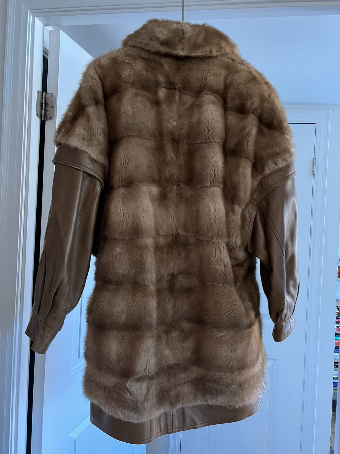 Vintage fur and leather coat / fur vest in golden cognac image indicator(3)