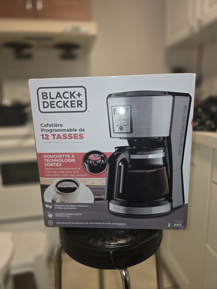 Black + Decker 12 Cup Programmable Coffee Maker thumbnail