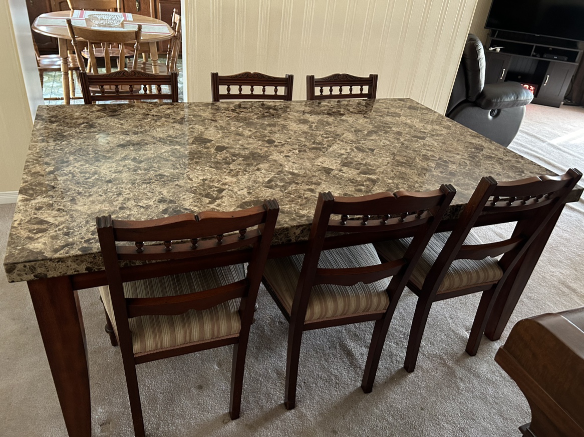*REDUCED* Marble Table and 6 Chairs 🥕 image indicator(2)