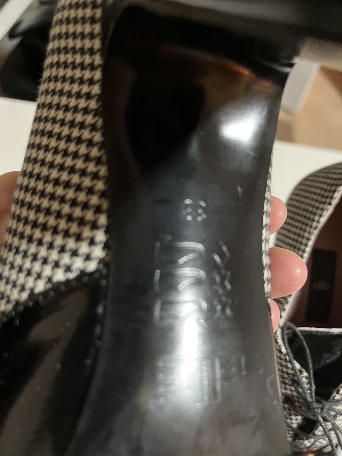 Women's shoe size 38, /7-7, 5 US image indicator(3)