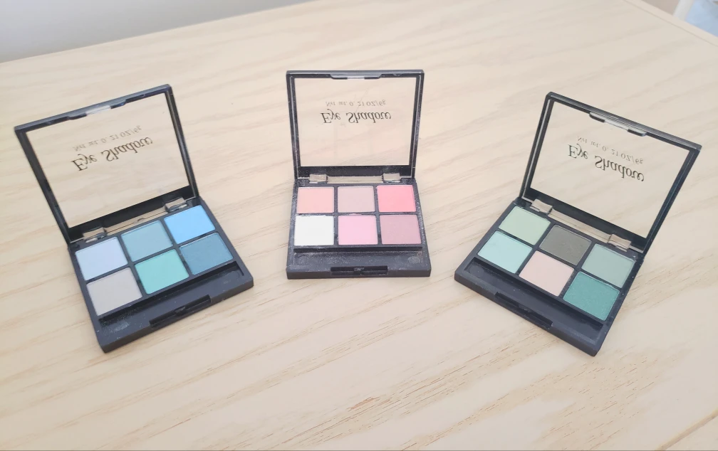 Assorted Eye Shadows thumbnail