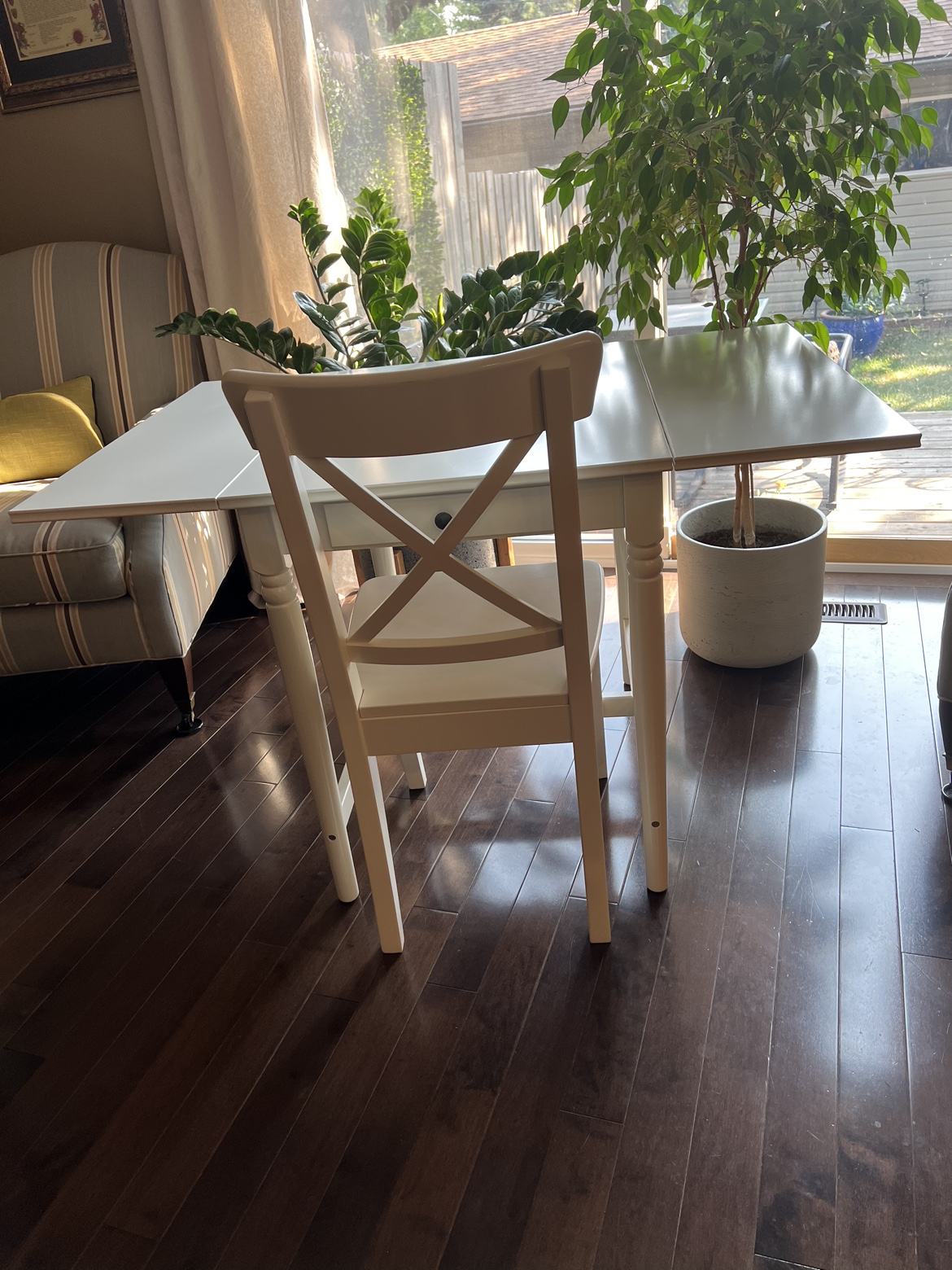 Cute Table/Desk with Chair - photo 2