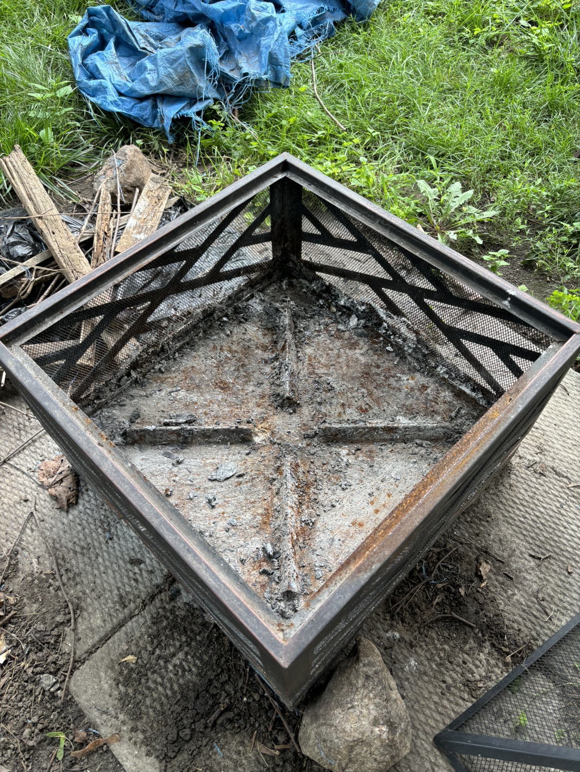 Fire pit and also you cook on it - photo 2