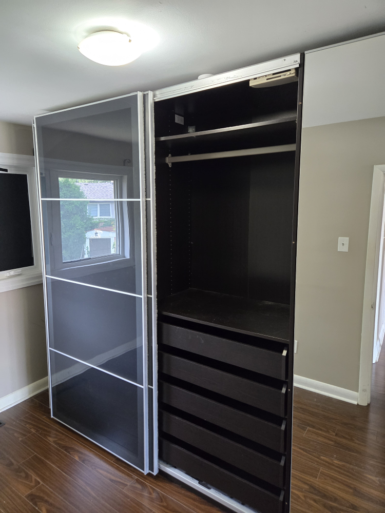 IKEA PAX SYSTEM WITH SLIDING  DOORS VERY GOOD CONDITON