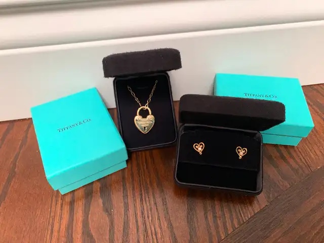 Tiffany gold heart necklace thumbnail