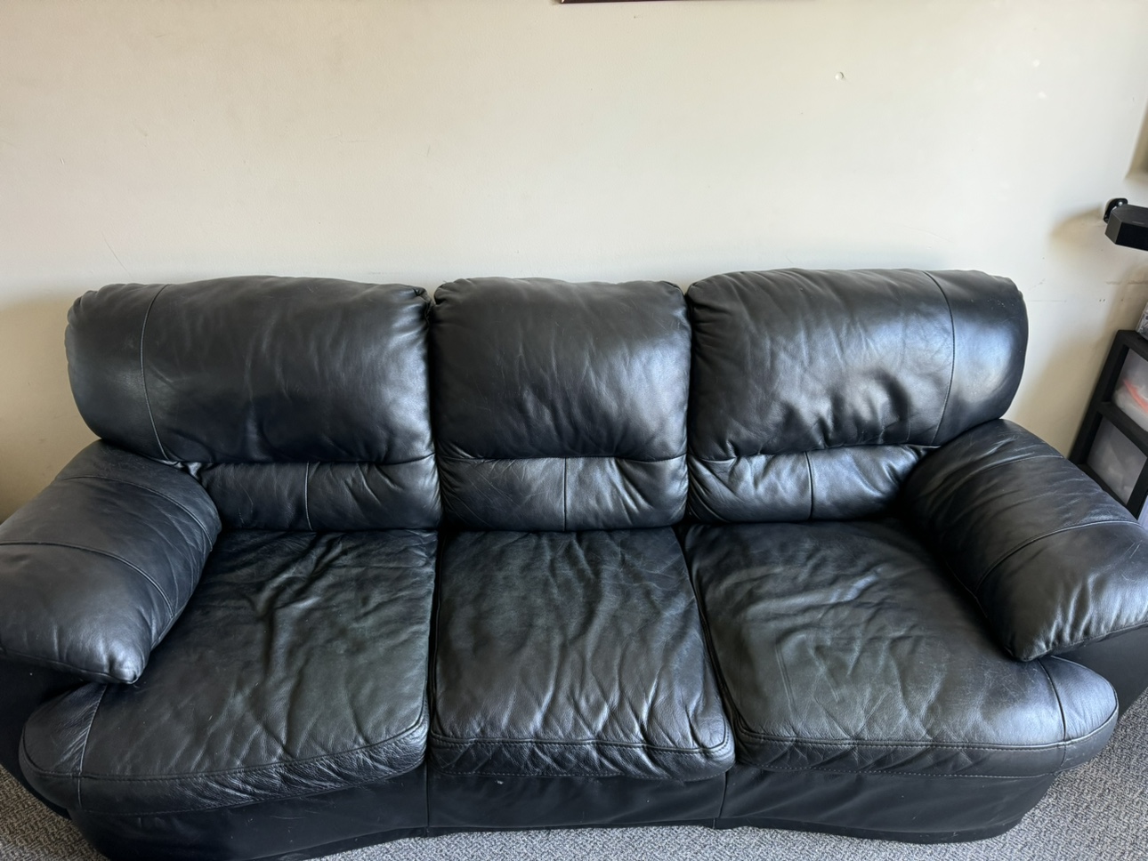 Black leather couch - photo 2