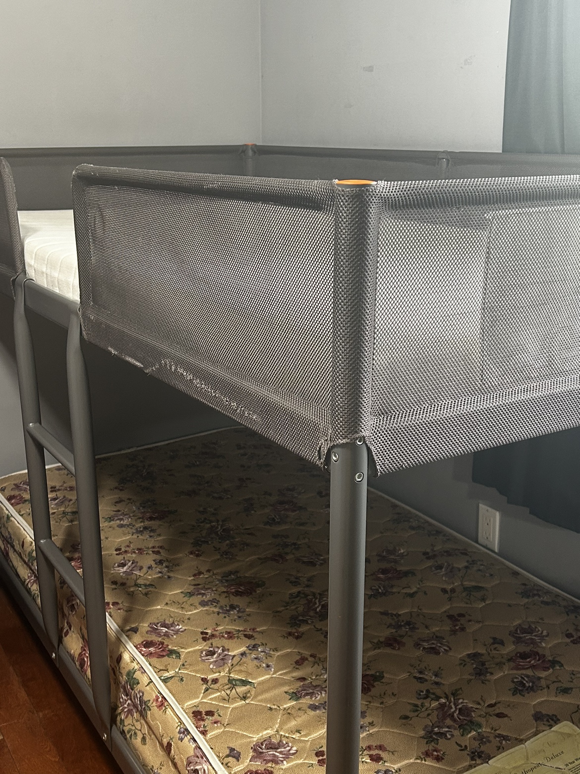 Bunk bed frame with free mattress - photo 5
