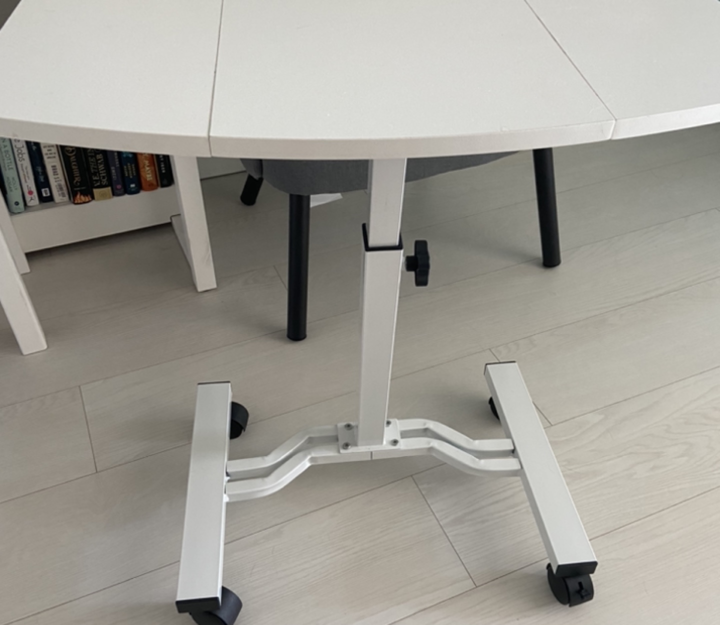 SHW Height Adjustable Mobile Laptop Stand Rolling Desk image indicator(2)