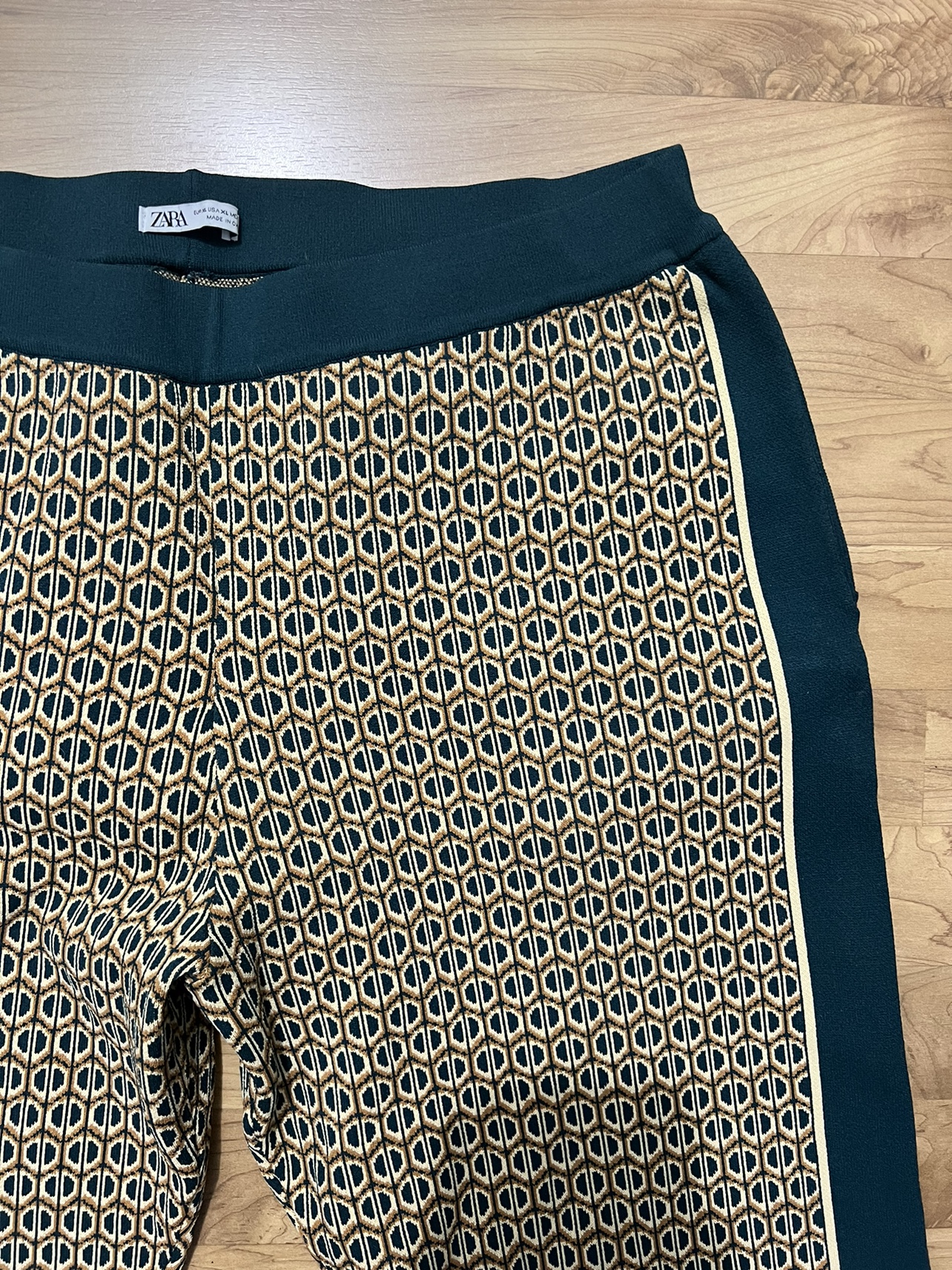 Zara jacquard pants - size XL image indicator(2)