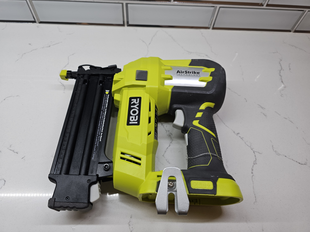 Ryobi 18 gauge nail gun - photo 2