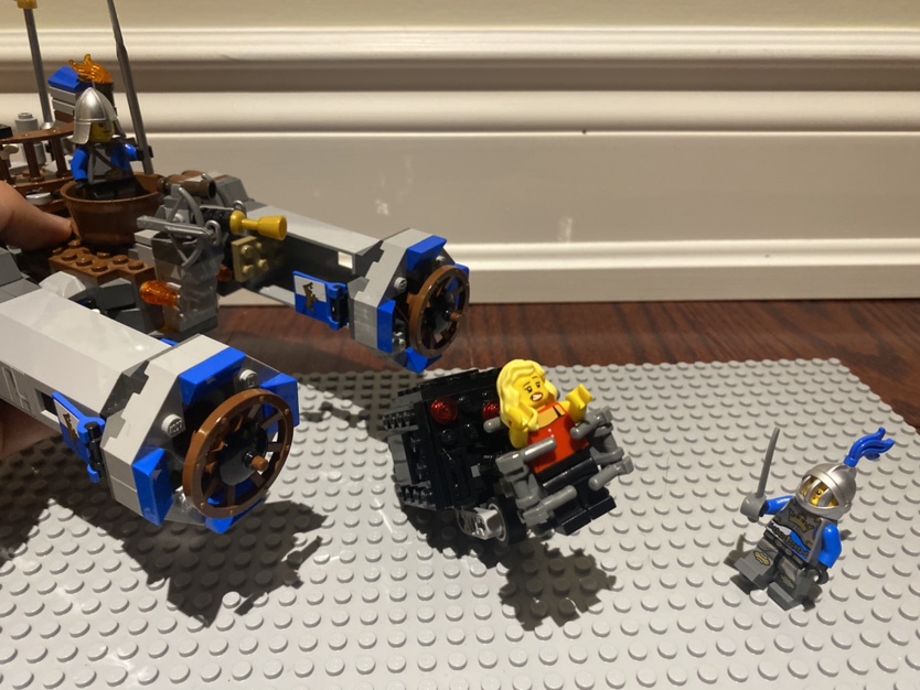 LEGO Movie Transformable Castle - photo 5