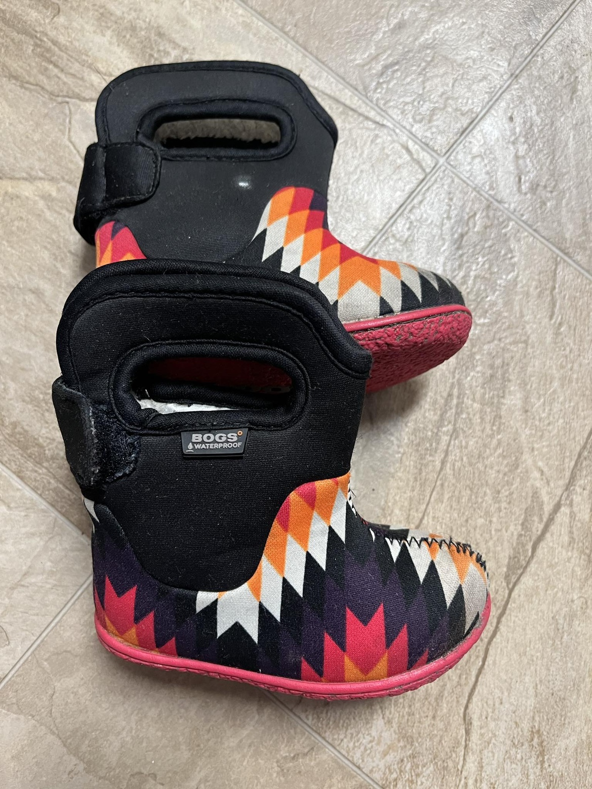 Bogz Winter boots size 4 image indicator(2)