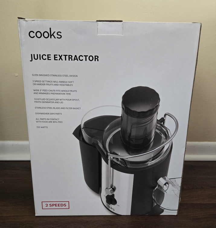 Brand New Cooks Juice Extractor - Juicer - Must Go