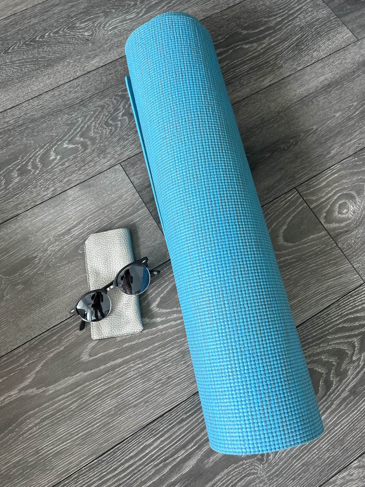 #FREECYCLE blue yoga mat + Topshop sunglasses