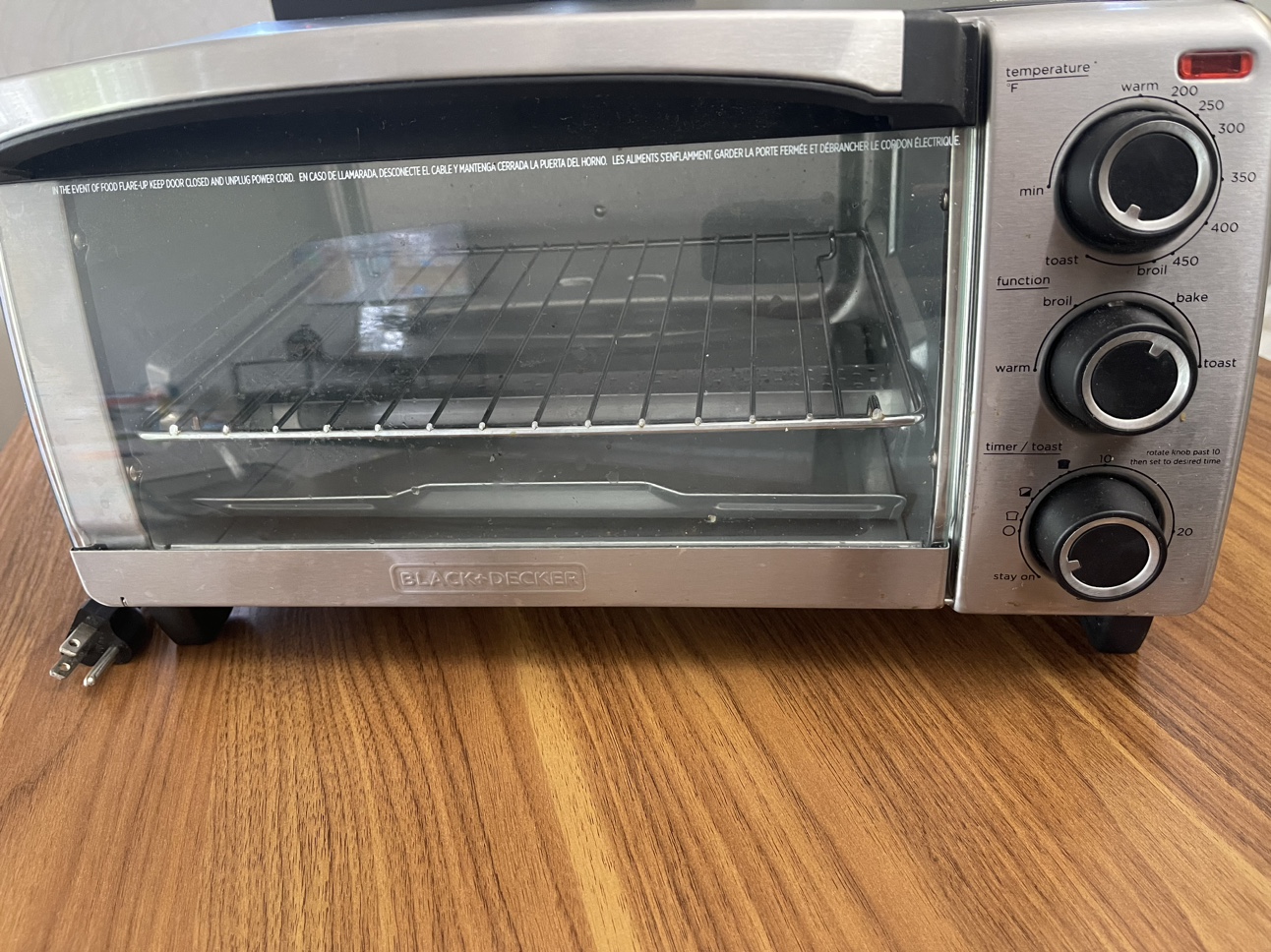 Black and Decker Toaster Oven - photo 2