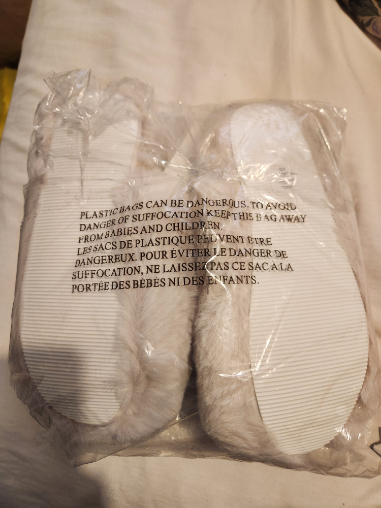 Love & Lore Faux Fur Slippers (S/M)