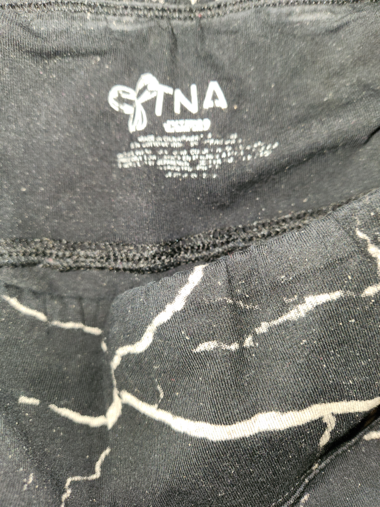 TNA leggings and yellow skort (both XS) image indicator(3)