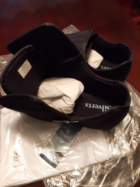 SILVERTS ADAPTIVE SLIPPERS FOR MEN, BRAND NEW, SIZE 8 image indicator(2)