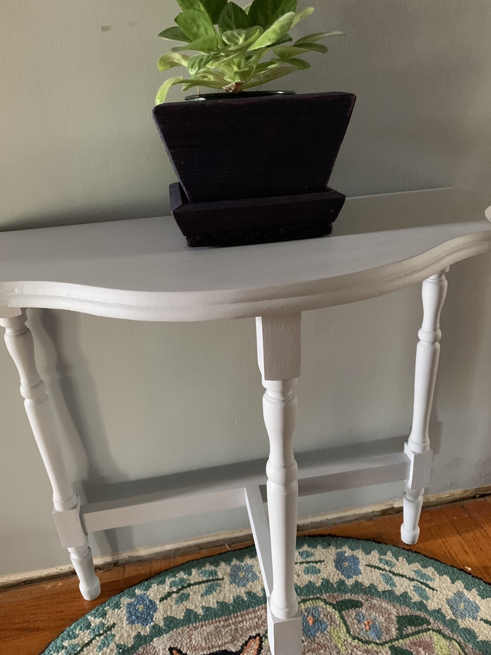 🌸🦋Vintage Half Moon Sidetable 🦋🌼 - photo 2