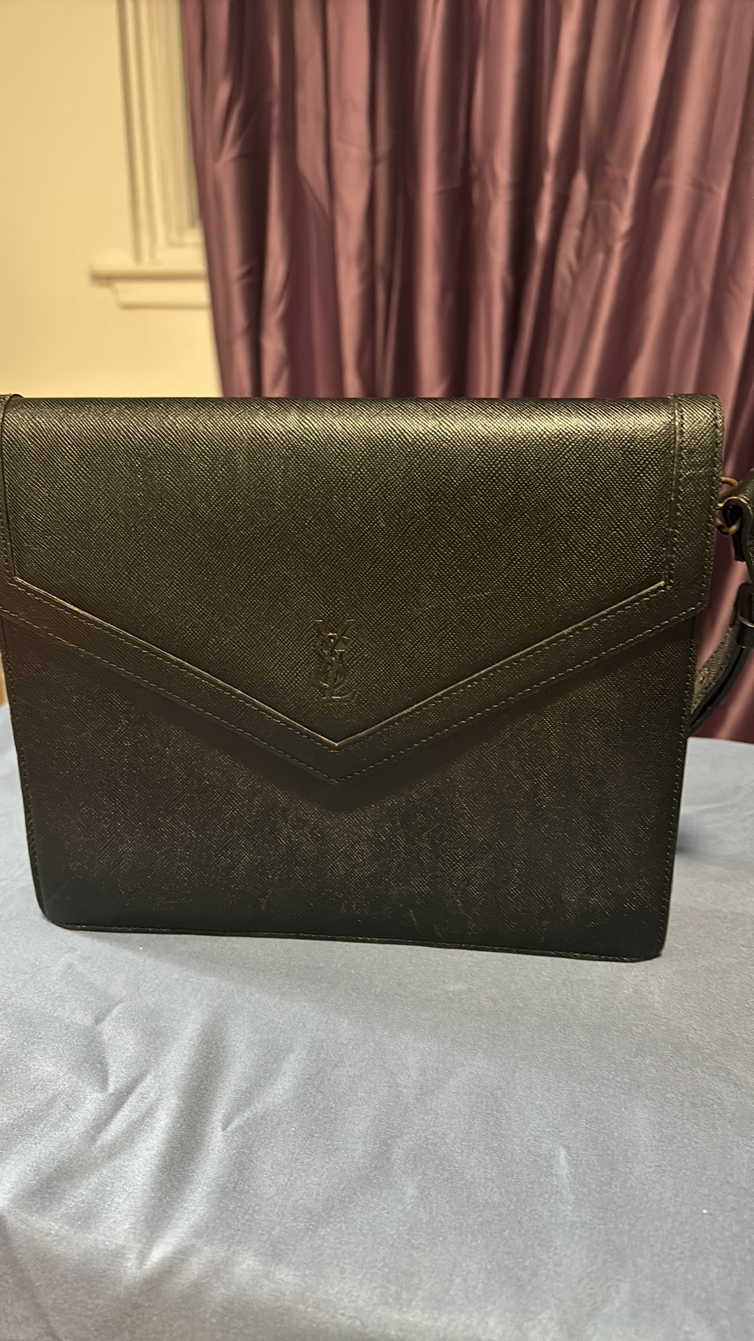 Yves Saint Laurent Leather shoulder bag with adjustable strap thumbnail