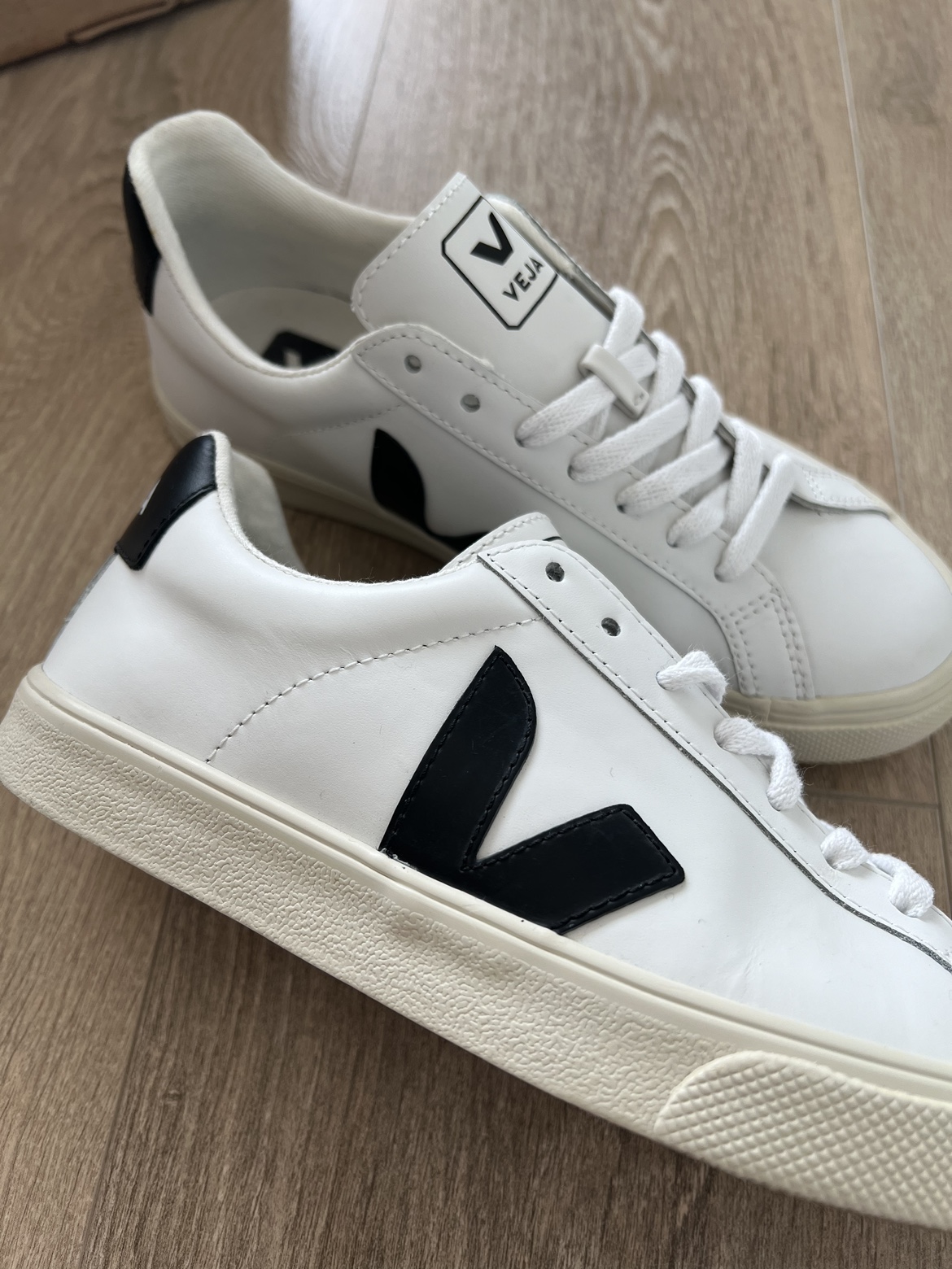 VEJA Esplar Logo Leather Sneakers - photo 4