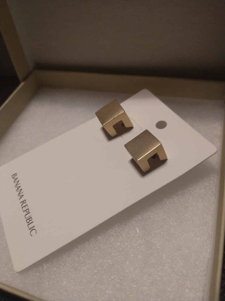 Banana Republic Gold Square Earrings image indicator(3)