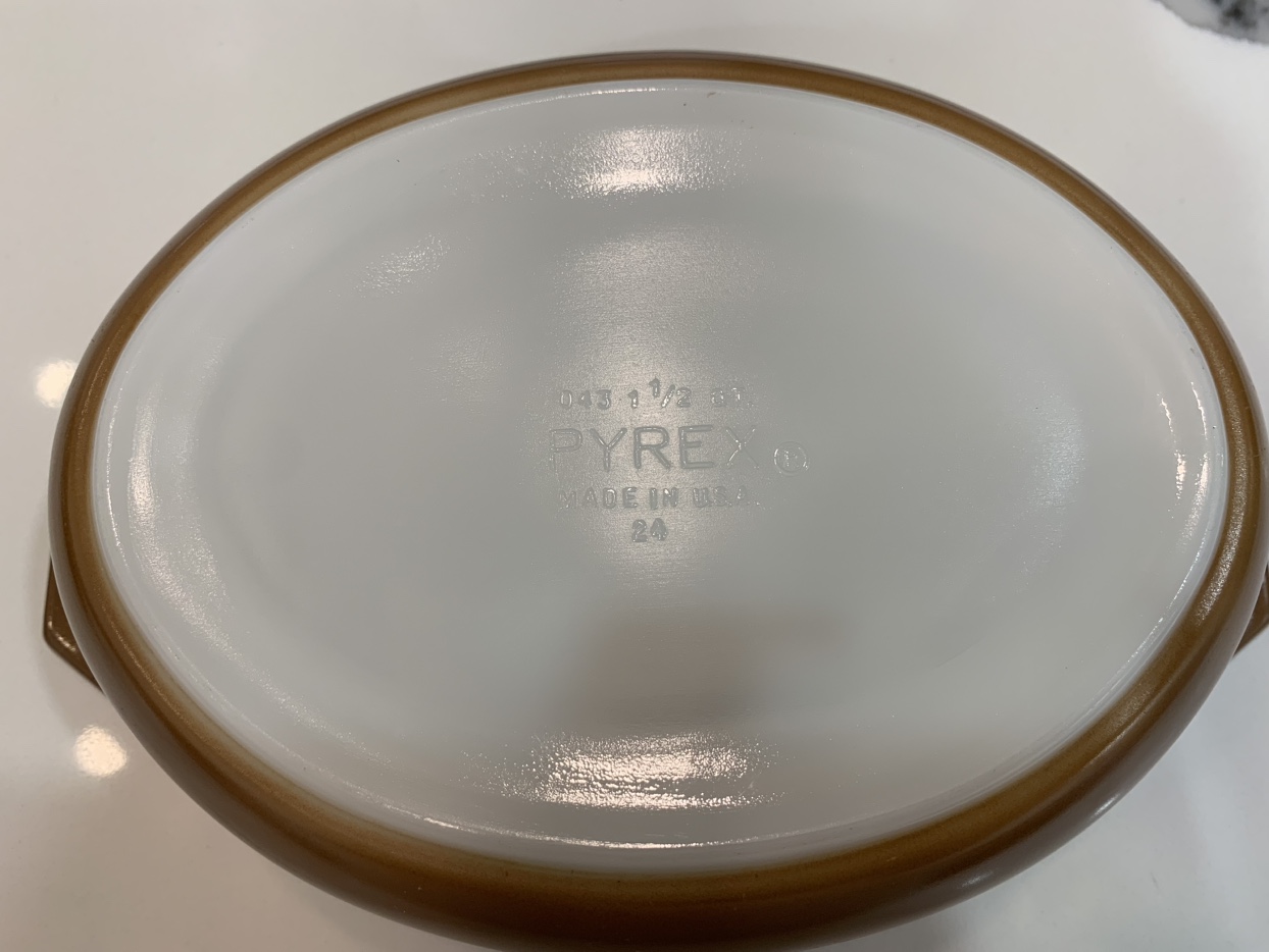 Pyrex Americana 1 & 1/2 Quart Cinderella Casserole image indicator(10)