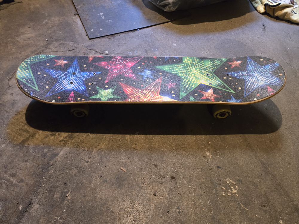 Star-pattern skateboard