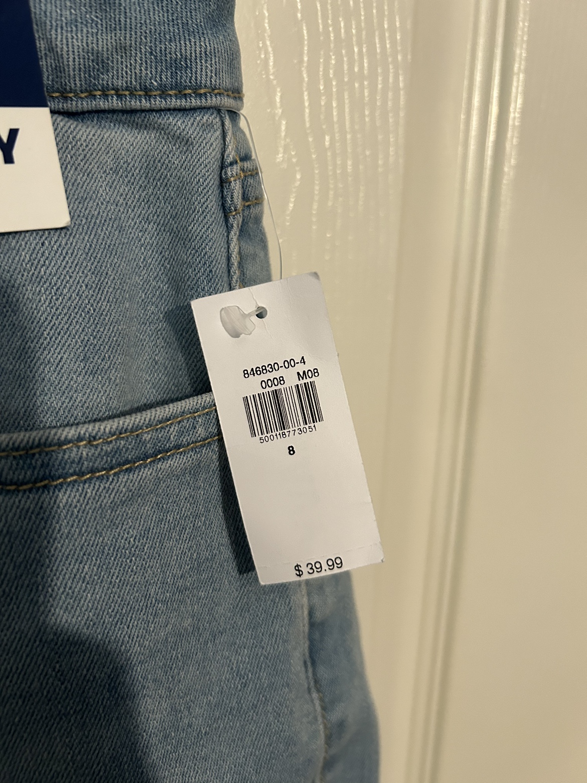 Old navy high rise jean shorts size 8 image indicator(4)