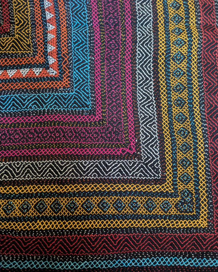 Vintage Quilt from Pakistan - photo 4