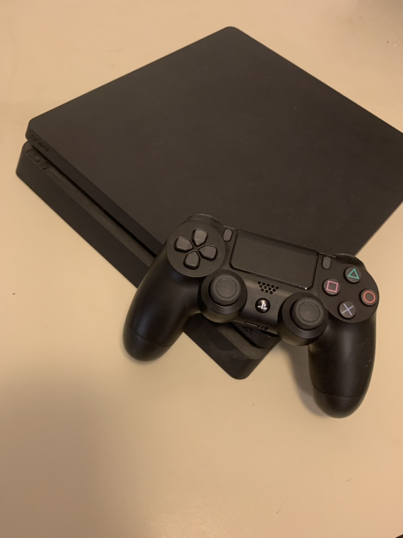 PS4 Console thumbnail