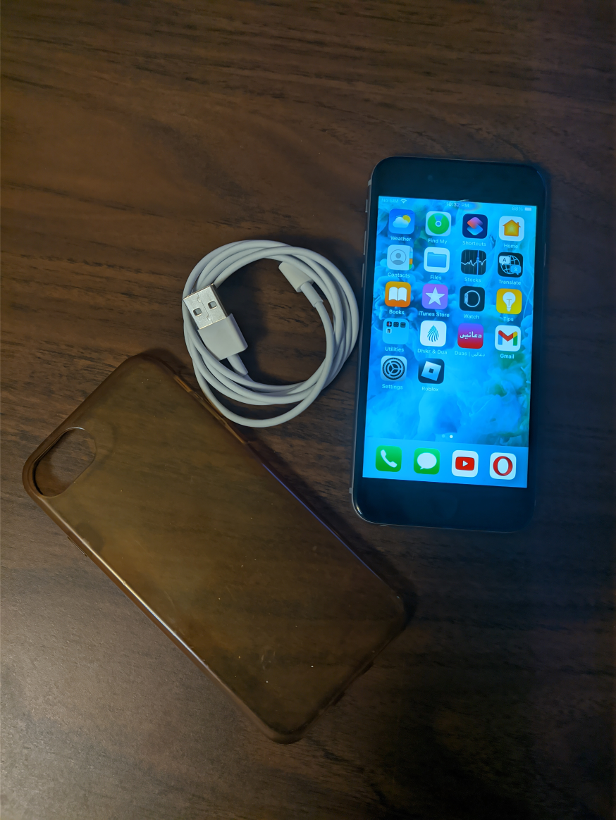iPhone 6s + Accessories ***100% BATTERY*** thumbnail