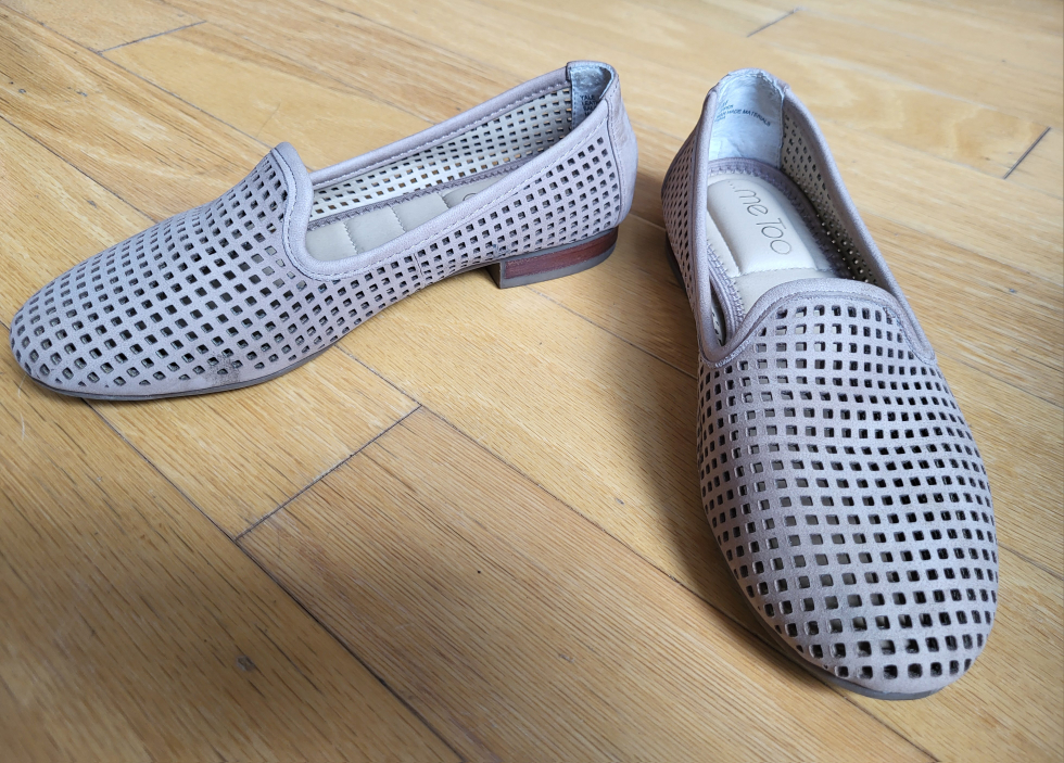 ❣️ New Loafers Neutral Tan Perforated Slip On Shoes - size 6 image indicator(8)